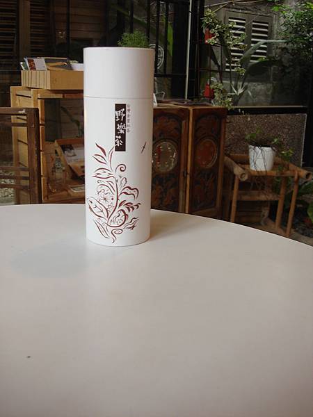 野樂茶外包裝-紙罐.JPG