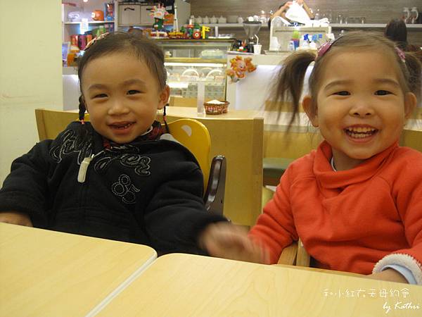 120226[2Y4M30D] 和小紅在天母baby cafe