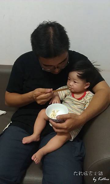 荳荳喜歡吃豆腐 荳荳喜歡吃豆腐