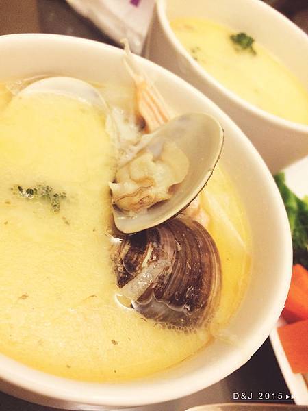 香濃奶油蛤蠣鮭魚濃湯