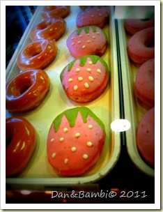 草莓甜甜圈 草莓甜甜圈