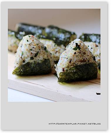 2014 Quinoa Onigiri 01 2014 Quinoa Onigiri 01