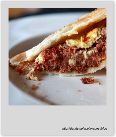 Corned Beef & Egg Sandwich (3).jpg Corned Beef & Egg Sandwich (3).jpg