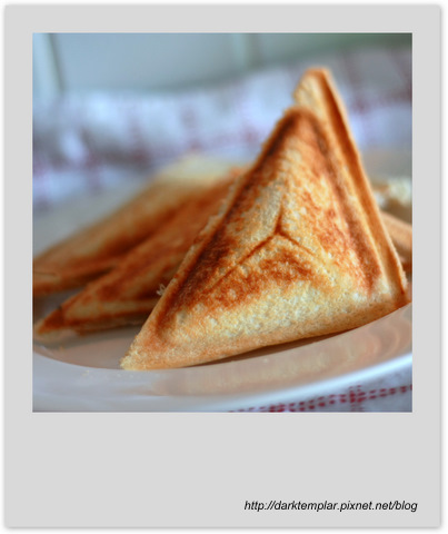 Cheese & Tuna Toastie (3).jpg Cheese & Tuna Toastie (3).jpg