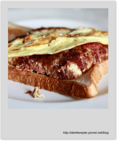 Corned Beef & Egg Sandwich.jpg Corned Beef & Egg Sandwich.jpg