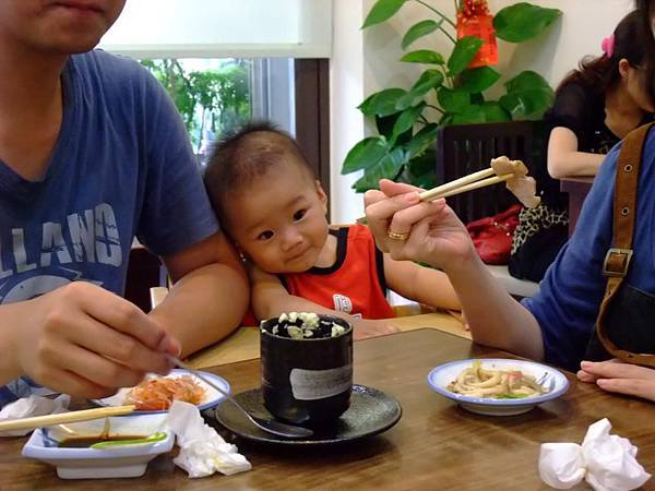 531521_490300824330062_1913480130_n