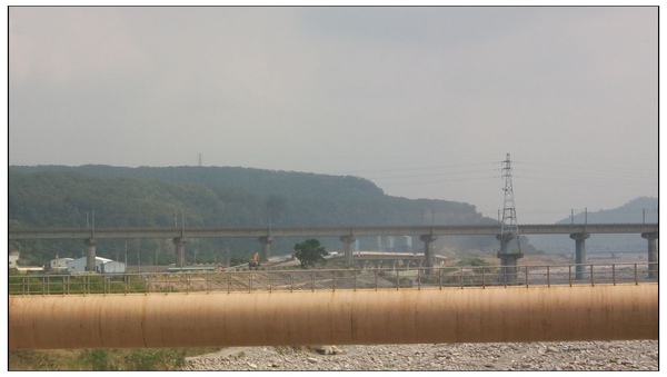 從義里橋上看苗栗南橫公路工程