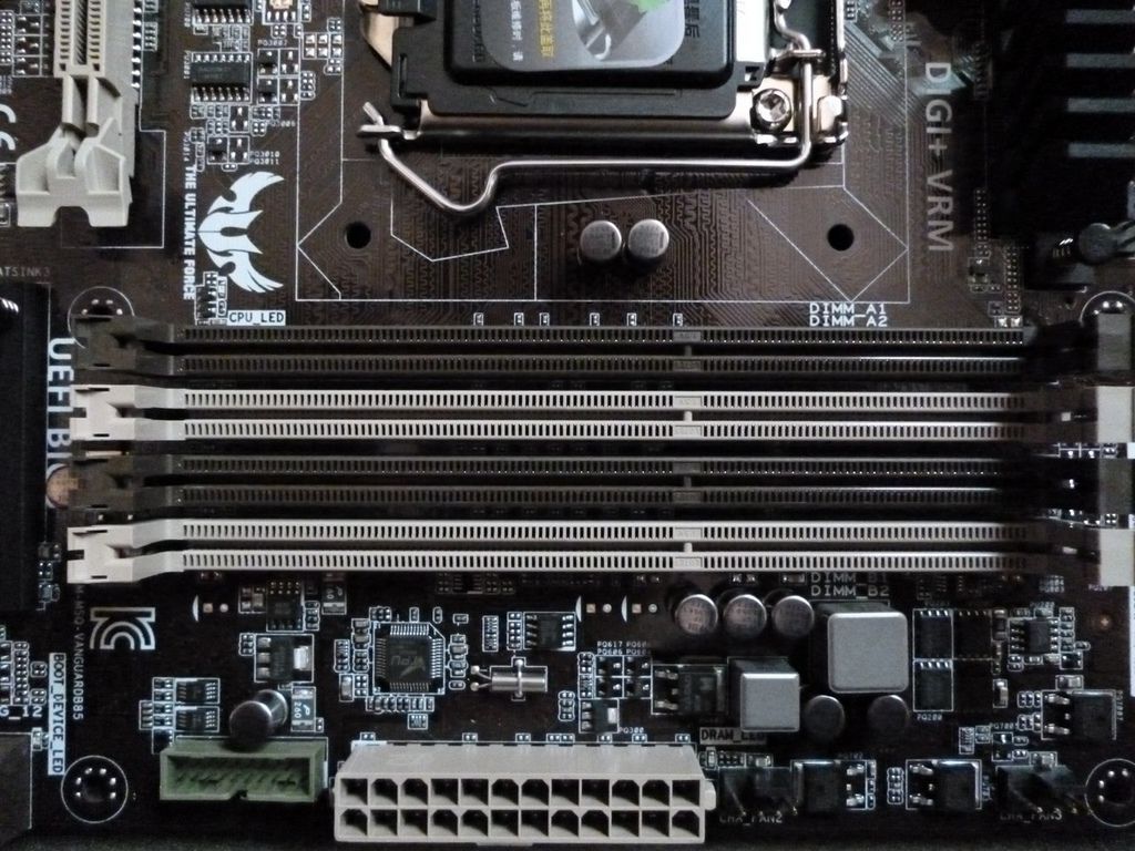 【 馬年除舊布新，讓你安安穩穩用到狗年的ASUS TUF Vanguard B85主機闆】