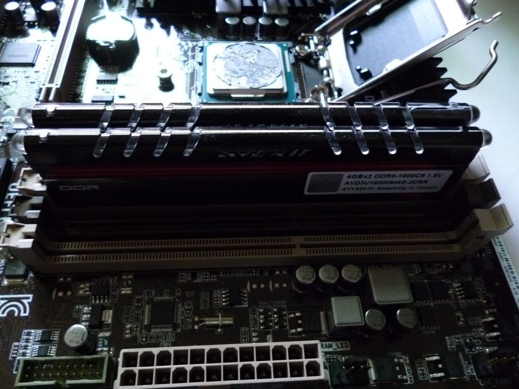 【 馬年除舊布新，讓你安安穩穩用到狗年的ASUS TUF Vanguard B85主機闆】