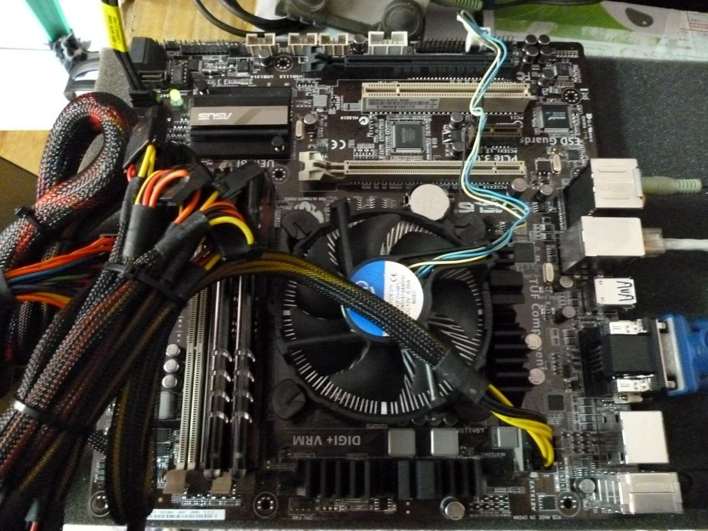 【 馬年除舊布新，讓你安安穩穩用到狗年的ASUS TUF Vanguard B85主機闆】