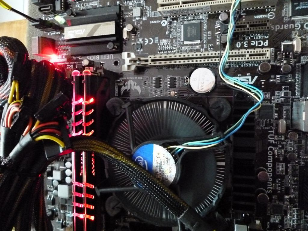 【 馬年除舊布新，讓你安安穩穩用到狗年的ASUS TUF Vanguard B85主機闆】