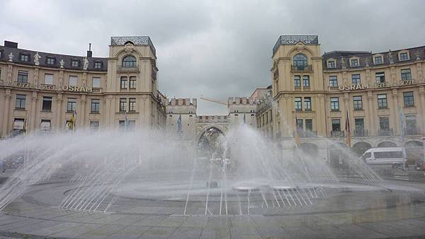 01 慕尼黑-卡爾斯廣場1.jpg 01 慕尼黑-卡爾斯廣場1.jpg