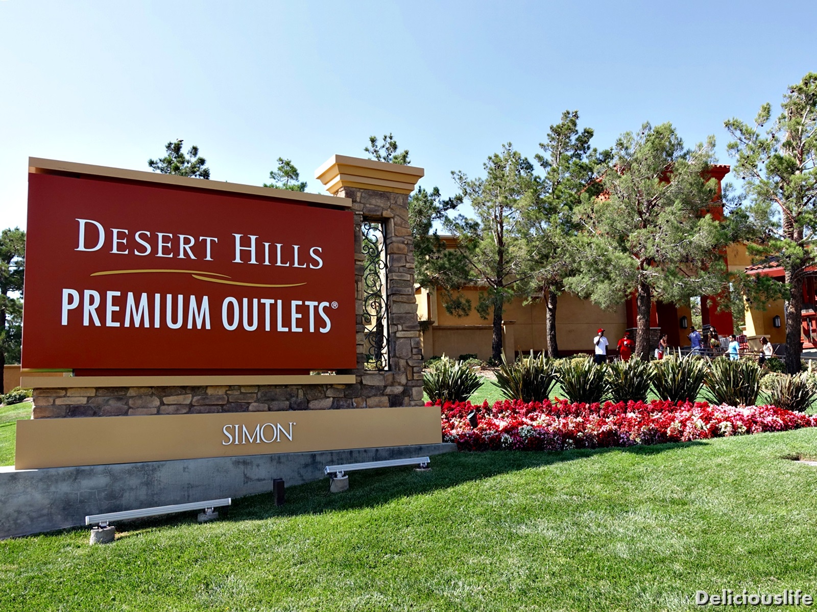 【美國南加州】Desert Hills Premium Outlets @ 曼曼食遊 :: 痞客邦