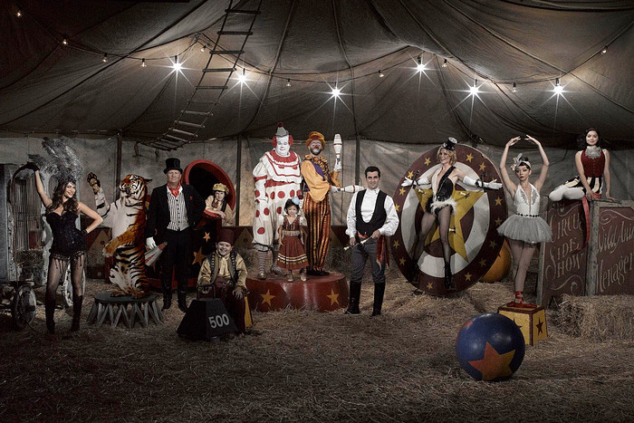 modernfamilycircuslarge.jpg modernfamilycircuslarge.jpg