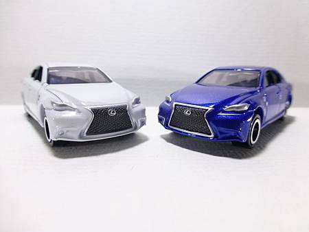 tomica lexus