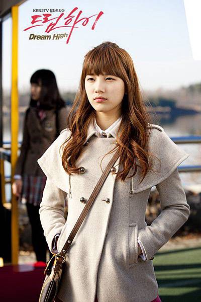 suzy-miss-a-dream-high-photo-dara-2ne1-32215386-500-750