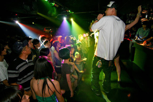 1786937171.jpg 1786937171.jpg