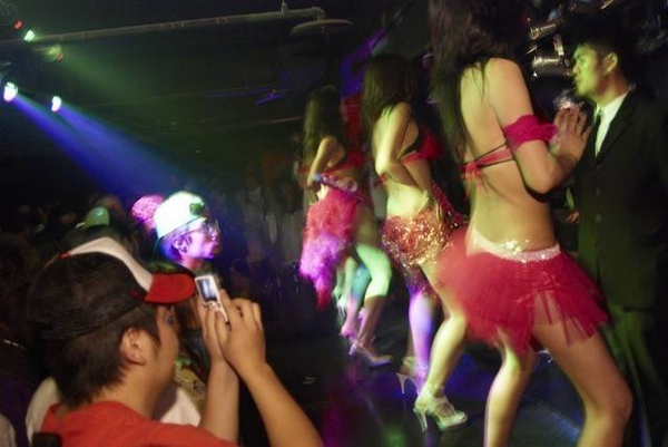 1786937148.jpg 1786937148.jpg