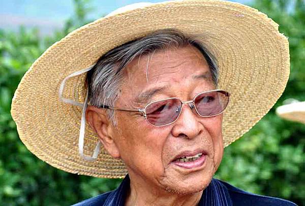 74歲還在坐牢，84歲成為億萬富翁，看了你還敢找藉口嗎??