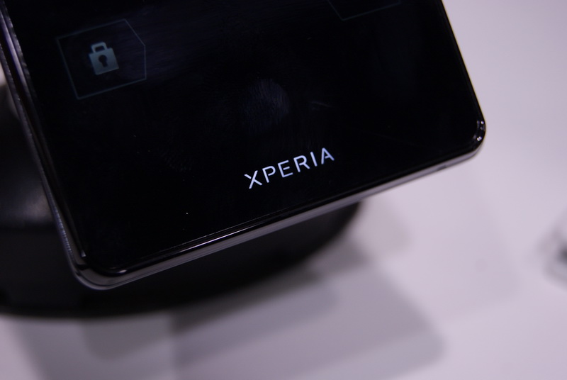 一眼就認出它 Sony Xperia TX 美型旗艦機