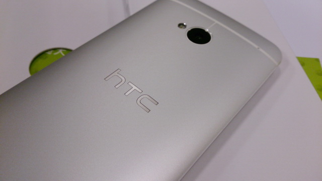 歡樂星期五 新HTC One 到貨開箱 (圖多)