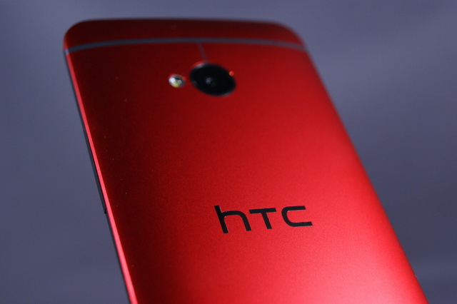 我最搶眼 新HTC One 魅力紅開箱+包膜分享