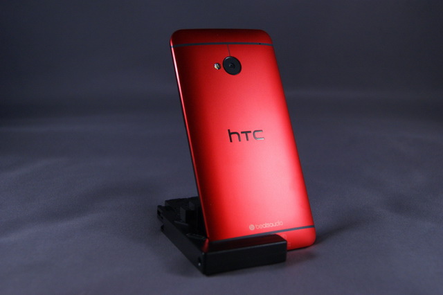 我最搶眼 新HTC One 魅力紅開箱+包膜分享