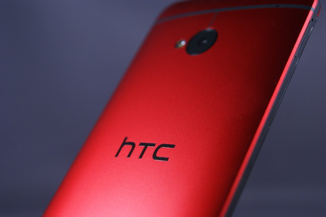 我最搶眼 新HTC One 魅力紅開箱+包膜分享