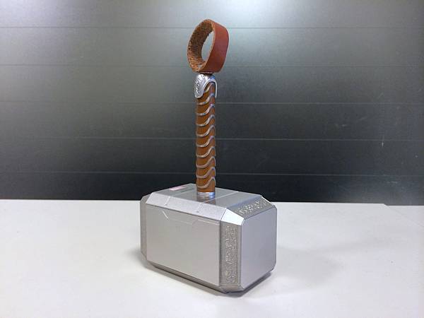 雷神之鎚行動電源 超人氣 話題小物 開箱 雷神之鎚行動電源 超人氣 話題小物 開箱