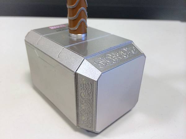 雷神之鎚行動電源 超人氣 話題小物 開箱 雷神之鎚行動電源 超人氣 話題小物 開箱