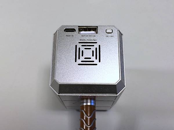 雷神之鎚行動電源 超人氣 話題小物 開箱 雷神之鎚行動電源 超人氣 話題小物 開箱