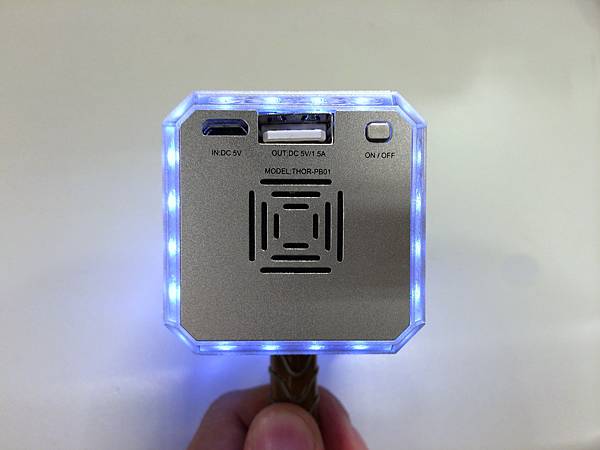 雷神之鎚行動電源 超人氣 話題小物 開箱 雷神之鎚行動電源 超人氣 話題小物 開箱