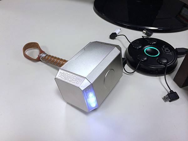 雷神之鎚行動電源 超人氣 話題小物 開箱 雷神之鎚行動電源 超人氣 話題小物 開箱