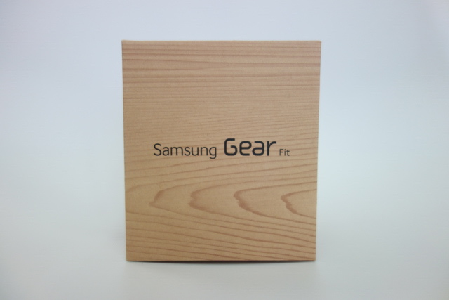 時尚輕巧 Gear Fit 健康穿戴式行動智慧裝置 開箱 時尚輕巧 Gear Fit 健康穿戴式行動智慧裝置 開箱