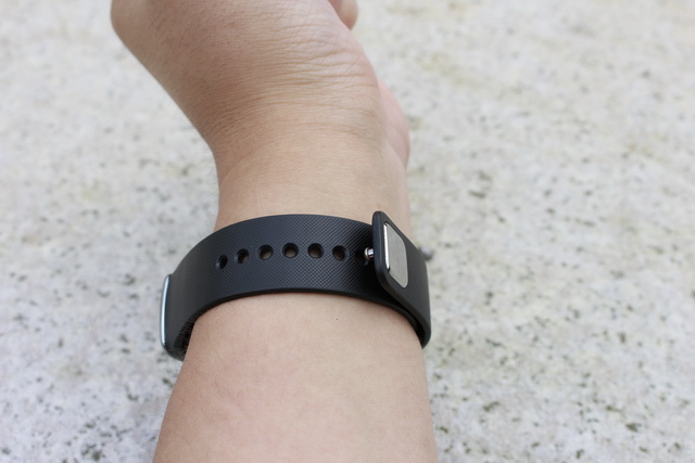 時尚輕巧 Gear Fit 健康穿戴式行動智慧裝置 開箱 時尚輕巧 Gear Fit 健康穿戴式行動智慧裝置 開箱