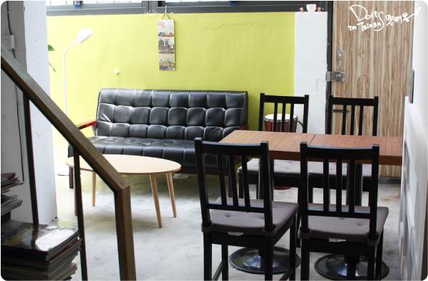 2014-06-21AWAY002-店內01.jpg 2014-06-21AWAY002-店內01.jpg