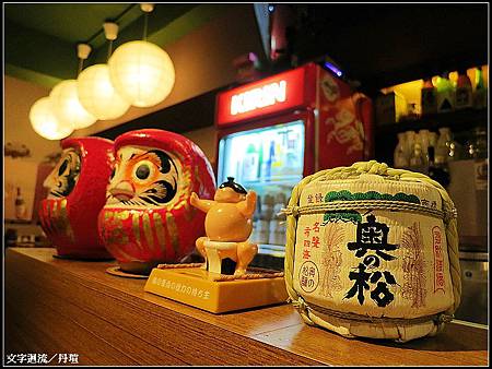 吧台上的小玩意兒很可愛