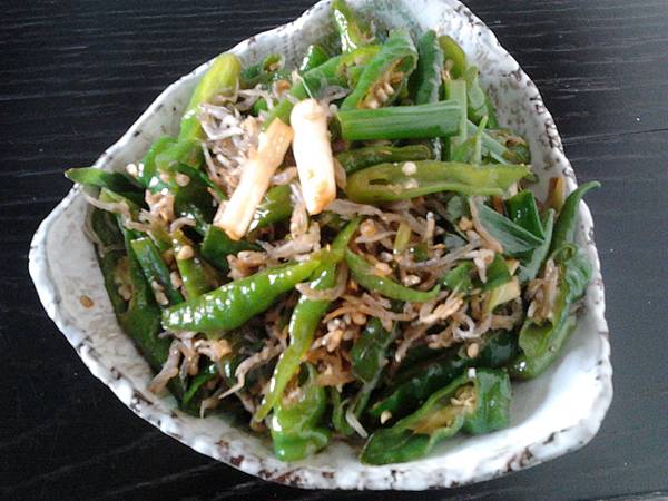 辣椒小魚乾裝盤