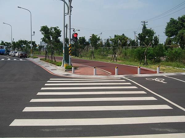 21.連接新光碼頭與光榮碼頭的腳踏車專用道.JPG 21.連接新光碼頭與光榮碼頭的腳踏車專用道.JPG