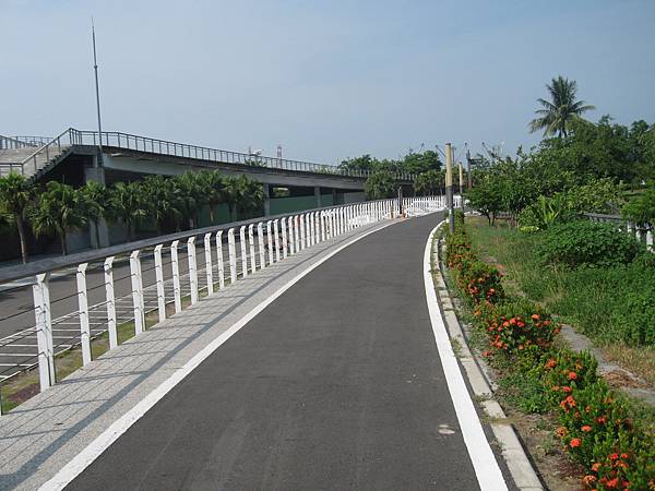 49.人車分離的腳踏車步道1.JPG 49.人車分離的腳踏車步道1.JPG
