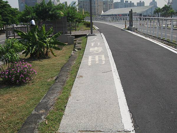 50.人車分離的腳踏車步道1.JPG 50.人車分離的腳踏車步道1.JPG