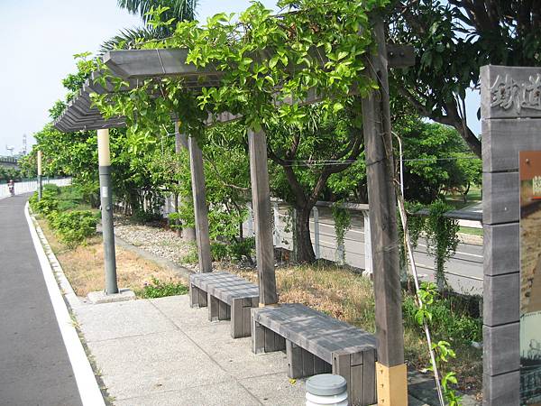 48.候車亭.JPG 48.候車亭.JPG