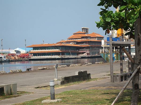 56.廢棄的海上皇宮.JPG 56.廢棄的海上皇宮.JPG