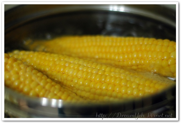 煮玉米01 煮玉米01