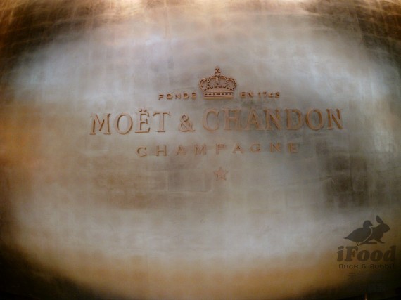00_MOET & CHANDON 金色氣球 非常醒目.jpg