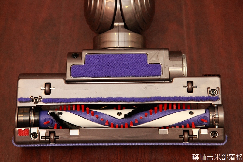 【開箱】Dyson DC46吸塵器，雙層多圓錐氣旋吸力永不減弱，無纏結氣控毛刷吸頭 【藥師吉米】 旅行‧攝影‧美食‧科技‧健康‧親子