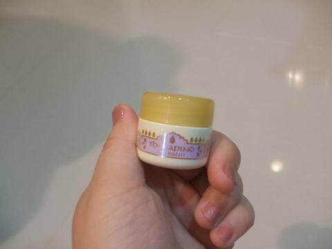 「夜用魔唇」瓶身