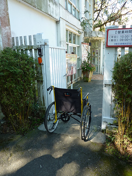 P1060504輪椅與門口比例.JPG P1060504輪椅與門口比例.JPG