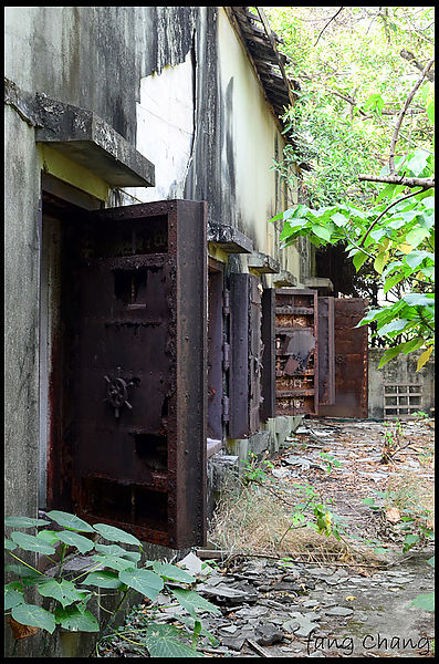 超厚重的門,足見戰略重要性 超厚重的門,足見戰略重要性