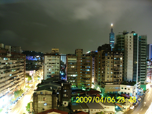 右側夜景.JPG
